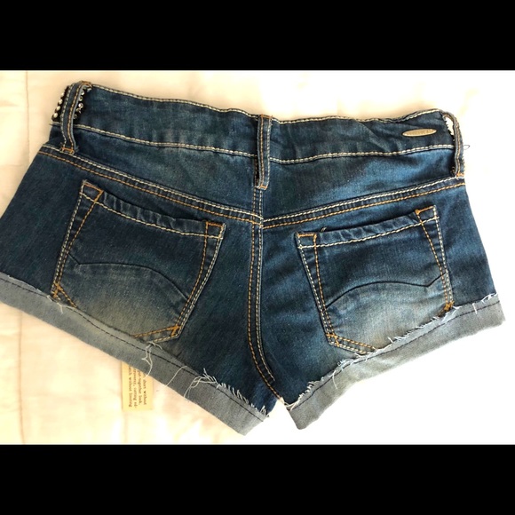 Dollhouse “The Sienna” *bling* Jean shorts. size 3 - Picture 7 of 14